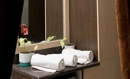 Pacific Inn Huda City Centre Sec 41 Гургаон Экстерьер фото